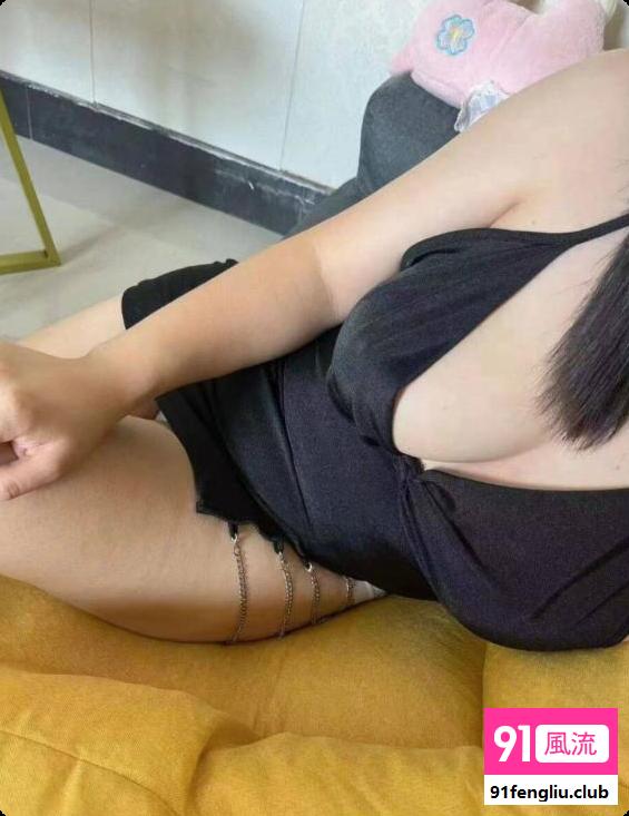 胸大有点少妇型